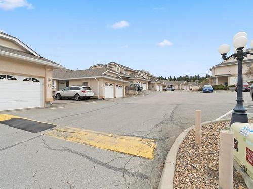 23-1775 Mckinley Crt, Kamloops, BC - Outdoor