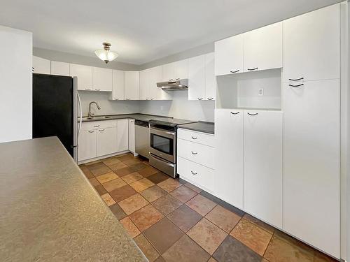 23-1775 Mckinley Crt, Kamloops, BC - Indoor Photo Showing Kitchen