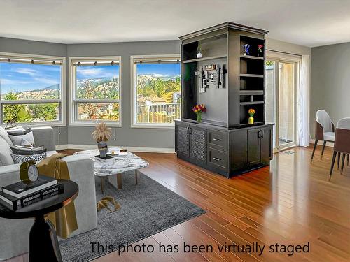 23-1775 Mckinley Crt, Kamloops, BC - Indoor Photo Showing Living Room