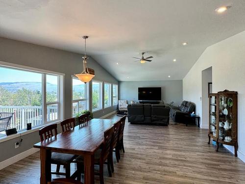 1618 Fir Rd, Merritt, BC - Indoor Photo Showing Dining Room