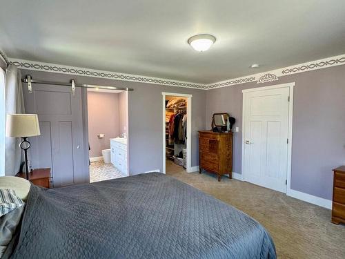 1618 Fir Rd, Merritt, BC - Indoor Photo Showing Bedroom