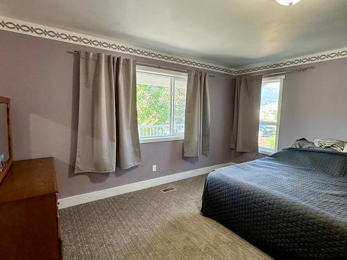 1618 Fir Rd, Merritt, BC - Indoor Photo Showing Bedroom