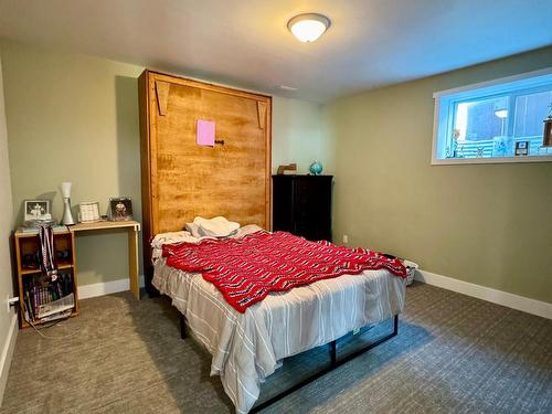 1618 Fir Rd, Merritt, BC - Indoor Photo Showing Bedroom