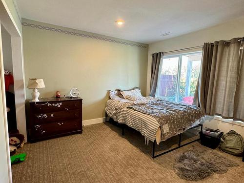 1618 Fir Rd, Merritt, BC - Indoor Photo Showing Bedroom