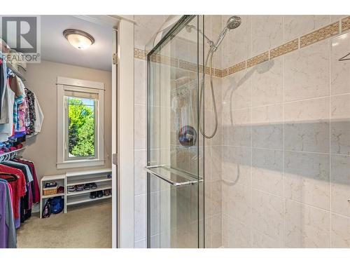 4939 Haskins Court, Kelowna, BC - Indoor Photo Showing Bathroom