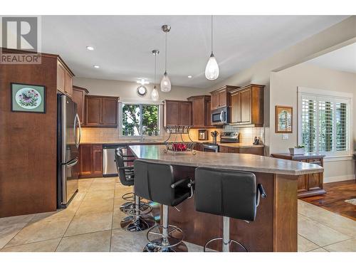 4939 Haskins Court, Kelowna, BC - Indoor Photo Showing Kitchen With Upgraded Kitchen