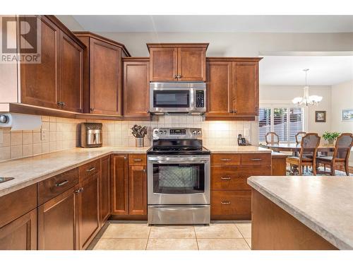 4939 Haskins Court, Kelowna, BC - Indoor Photo Showing Kitchen