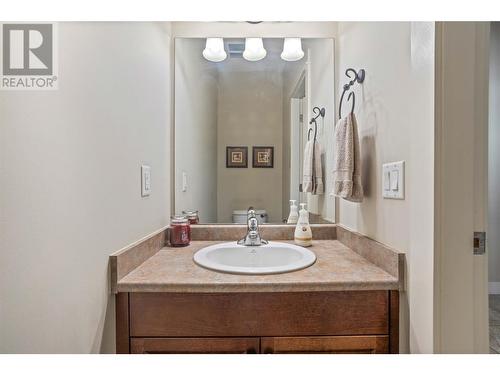 4939 Haskins Court, Kelowna, BC - Indoor Photo Showing Bathroom