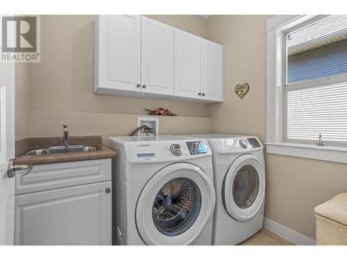 4939 Haskins Court, Kelowna, BC - Indoor Photo Showing Laundry Room