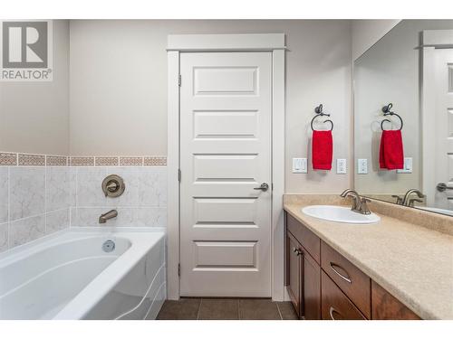 4939 Haskins Court, Kelowna, BC - Indoor Photo Showing Bathroom