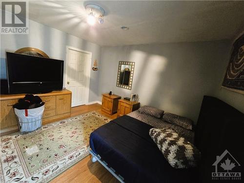 12. Main Level Bedroom - 1196 Rainbow Street, Ottawa, ON - Indoor Photo Showing Other Room