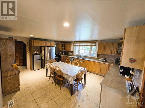 14. Main Level Kitchen - 1196 Rainbow Street, Ottawa, ON - Indoor