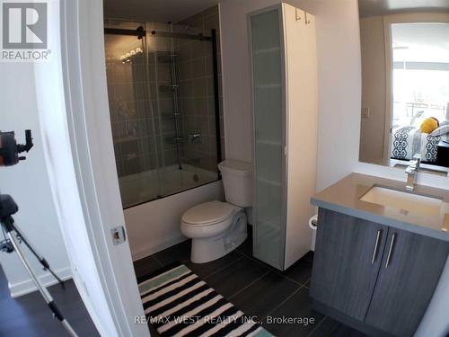 409 - 16 Mcadam Avenue, Toronto (Yorkdale-Glen Park), ON - Indoor Photo Showing Bathroom