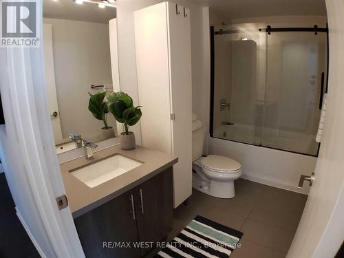 409 - 16 Mcadam Avenue, Toronto (Yorkdale-Glen Park), ON - Indoor Photo Showing Bathroom