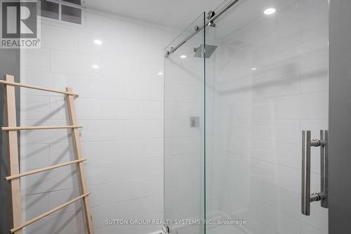 216 Cedar Street, Clearview (Stayner), ON - Indoor Photo Showing Bathroom