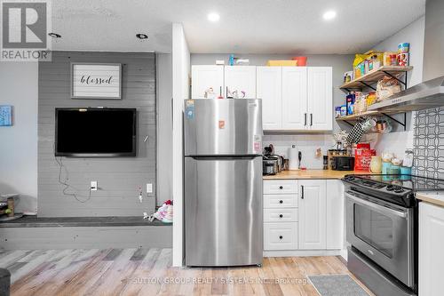 216 Cedar Street, Clearview (Stayner), ON - Indoor Photo Showing Kitchen