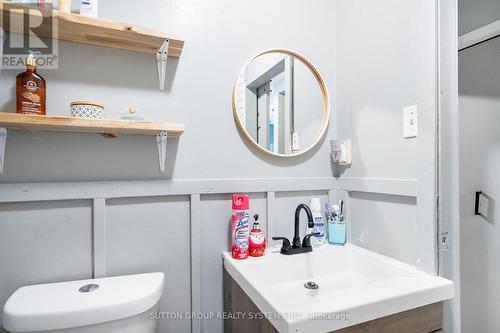 216 Cedar Street, Clearview (Stayner), ON - Indoor Photo Showing Bathroom