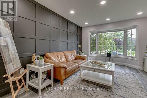 1244 Wayne Road, London, ON - Indoor Photo Showing Living Room