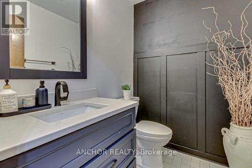 Neighbourhood library - 1244 Wayne Road, London, ON - Indoor Photo Showing Bathroom