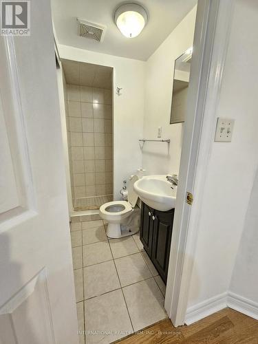 3948 Manatee Way, Mississauga, ON - Indoor Photo Showing Bathroom