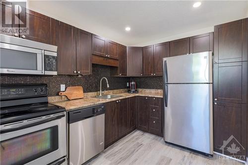 Kitchen - 251 Thistledown Court, Ottawa, ON - Indoor Photo Showing Kitchen With Stainless Steel Kitchen