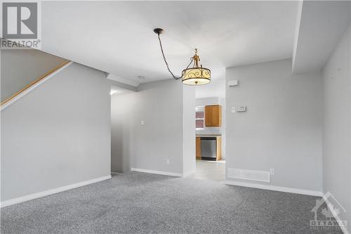 21 Glenhaven Private, Ottawa, ON - Indoor Photo Showing Other Room