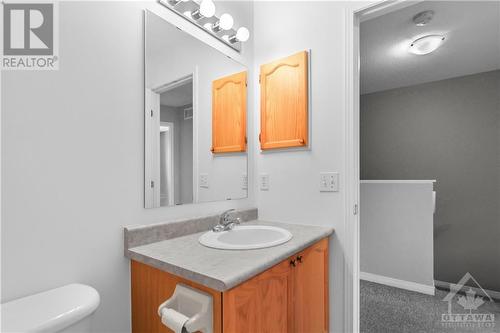 21 Glenhaven Private, Ottawa, ON - Indoor Photo Showing Bathroom