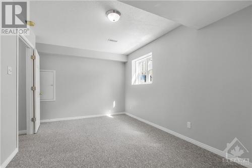 21 Glenhaven Private, Ottawa, ON - Indoor Photo Showing Other Room