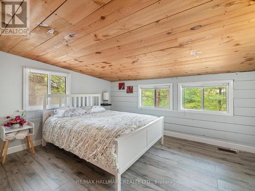 31 Government Dock Road, Kawartha Lakes, ON - Indoor Photo Showing Bedroom