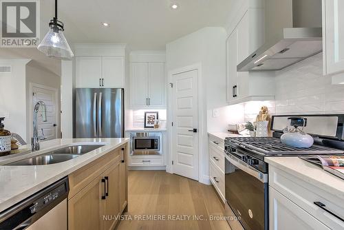 2322 Wickerson Road, London, ON - Indoor Photo Showing Kitchen With Double Sink With Upgraded Kitchen