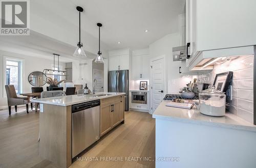 2322 Wickerson Road, London, ON - Indoor Photo Showing Kitchen With Upgraded Kitchen