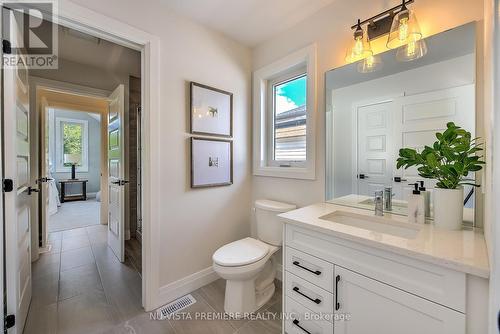 2322 Wickerson Road, London, ON - Indoor Photo Showing Bathroom