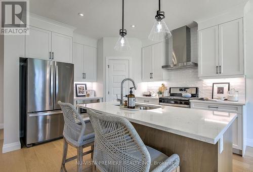 2322 Wickerson Road, London, ON - Indoor Photo Showing Kitchen With Upgraded Kitchen