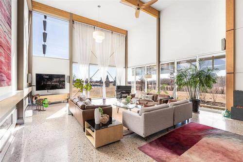 490 Seekings Street, Headingley, MB - Indoor Photo Showing Living Room With Fireplace