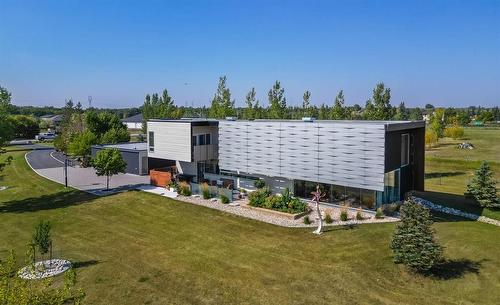 490 Seekings Street, Headingley, MB - Outdoor