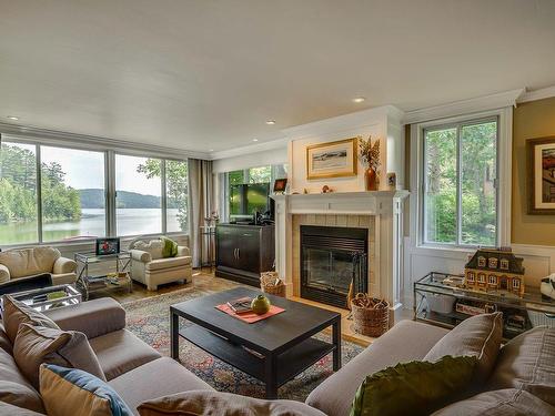 Salon - 1584 Rue Roy, Prévost, QC - Indoor Photo Showing Living Room With Fireplace