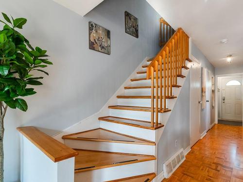 Staircase - 531 Rue Hyman, Dollard-Des-Ormeaux, QC 