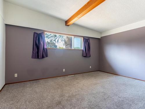 745 Kelly Drive, Kamloops, BC - Indoor Photo Showing Other Room