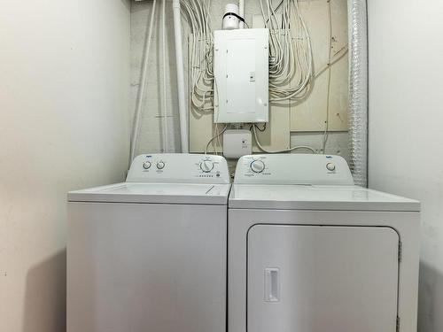 745 Kelly Drive, Kamloops, BC - Indoor Photo Showing Laundry Room