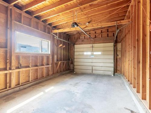 745 Kelly Drive, Kamloops, BC - Indoor Photo Showing Garage