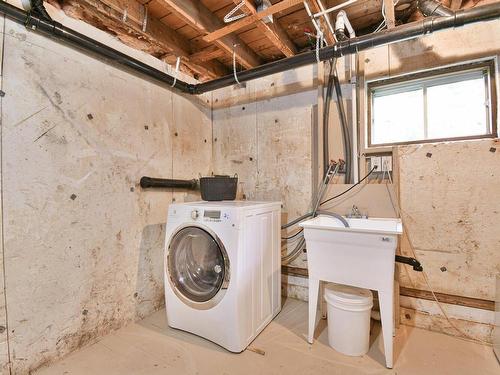 Salle de lavage - 3338 Ch. Du Cerf, Mont-Blanc, QC - Indoor Photo Showing Laundry Room