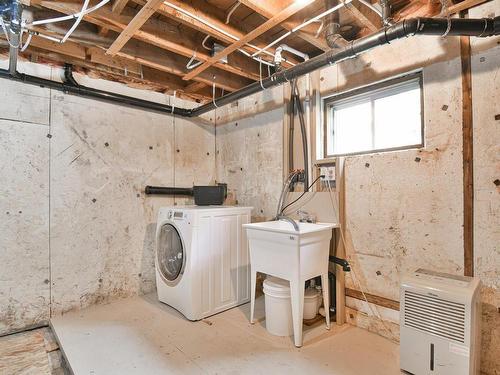 Salle de lavage - 3338 Ch. Du Cerf, Mont-Blanc, QC - Indoor Photo Showing Laundry Room