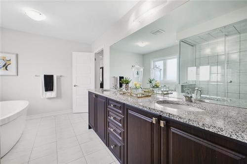 60 Esther Crescent, Thorold, ON - Indoor Photo Showing Bathroom