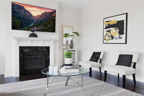 60 Esther Crescent, Thorold, ON - Indoor Photo Showing Living Room With Fireplace