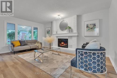 33 Repton Avenue, London, ON - Indoor Photo Showing Living Room With Fireplace