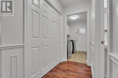 33 Repton Avenue, London, ON - Indoor Photo Showing Laundry Room