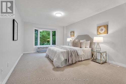 33 Repton Avenue, London, ON - Indoor Photo Showing Bedroom