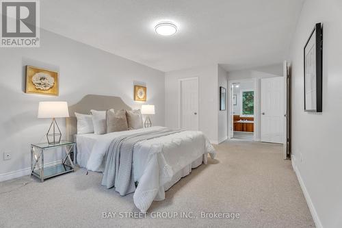 33 Repton Avenue, London, ON - Indoor Photo Showing Bedroom