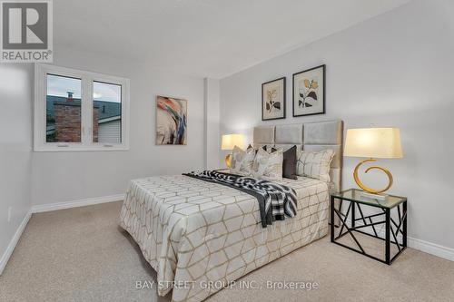 33 Repton Avenue, London, ON - Indoor Photo Showing Bedroom