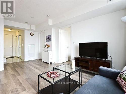 3001 - 275 Yorkland Road, Toronto (Henry Farm), ON - Indoor Photo Showing Living Room